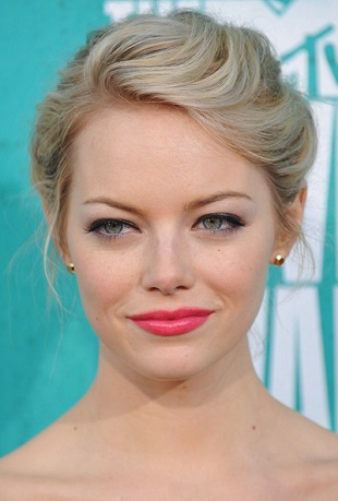 Think pink a la Emma Stone for a naturally gorgeous flush! Pic: Pinterest